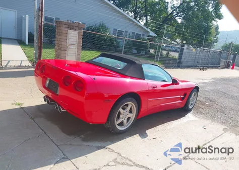 1998 Chevrolet Corvette из США, поврежденный, VIN 1G1YY32GXW5124417